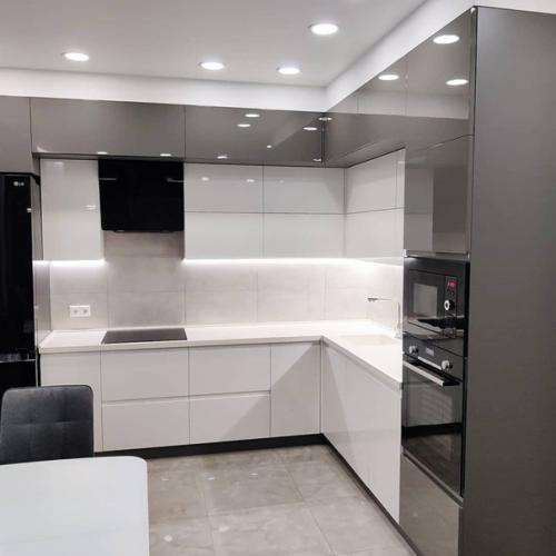 Без ярких акцентов, без декора, все серое и белое, чтобы глаза отдыхали. 01