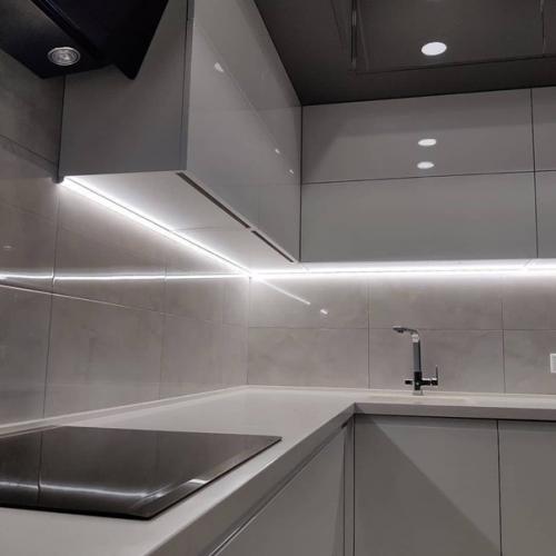 Без ярких акцентов, без декора, все серое и белое, чтобы глаза отдыхали. 04