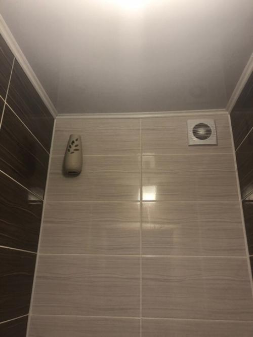 Купили с мужем двушку в доме старого типа. 02