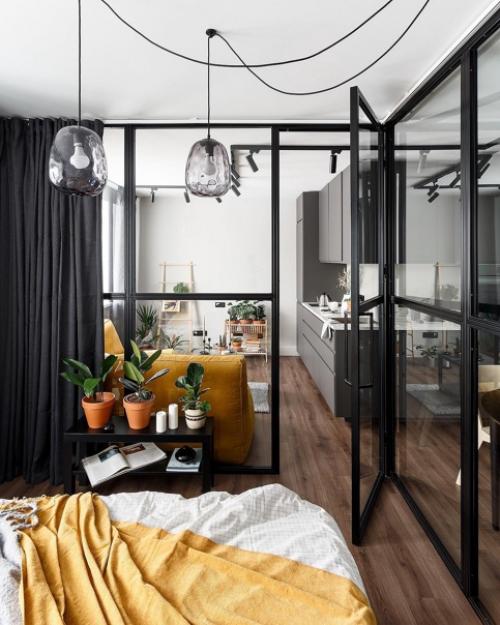 Изначально это была стандартная однушка с небольшой кухней, вытянутой комнатой с балконом и раздельными санузлами. 02