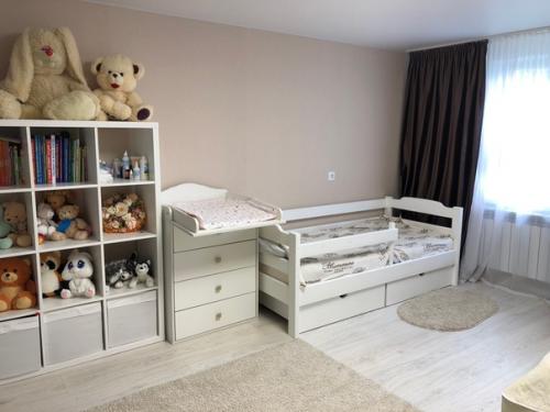 90 кв.  м весь ремонт руками мужа сделан. 05