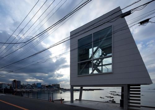 Дефицит пространства - одна из главных проблем Японии, которую дизайнеры и архитекторы пытаются решить всеми силами. 06