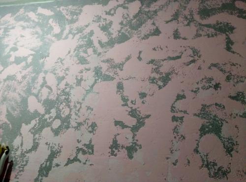 Всем здрасти!  Отделку стены в прихожей оцените. 02