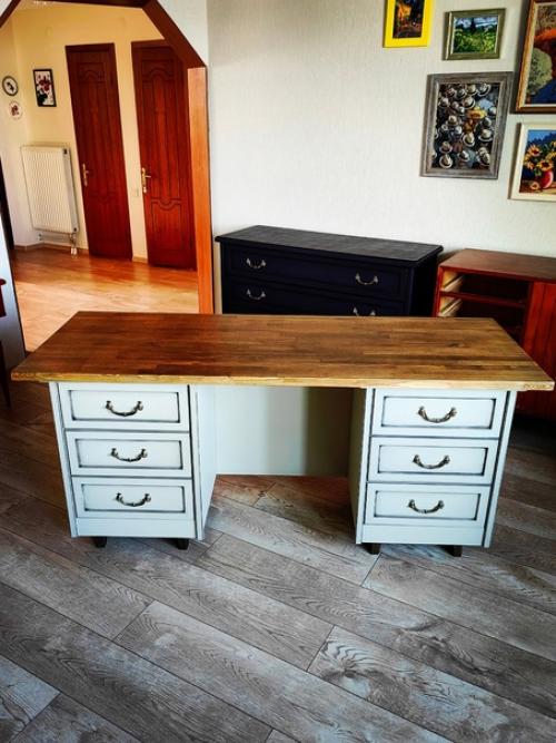 Продолжаю творить.  Были две тумбы, докупила столешницу (мебельный щит) и ножки. 05