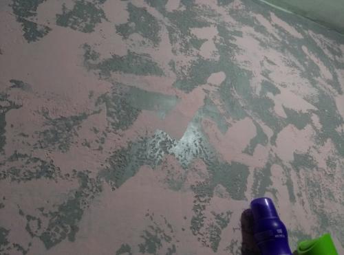 Всем здрасти!  Отделку стены в прихожей оцените. 01