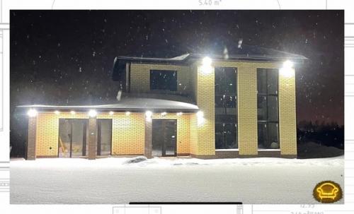 Для обустройства помещения в стиле хай - тек преимущественно используются металлические и стеклянные детали. 09