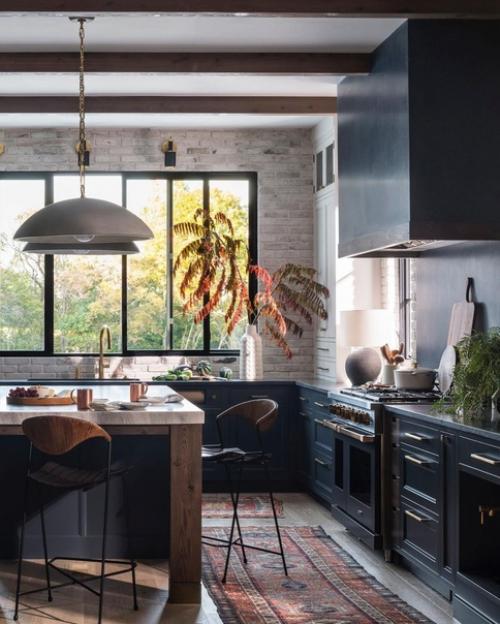 Черная кухня - это тренд последних лет в мире дизайна. 02