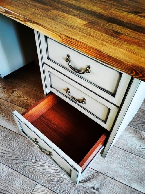 Продолжаю творить.  Были две тумбы, докупила столешницу (мебельный щит) и ножки. 04