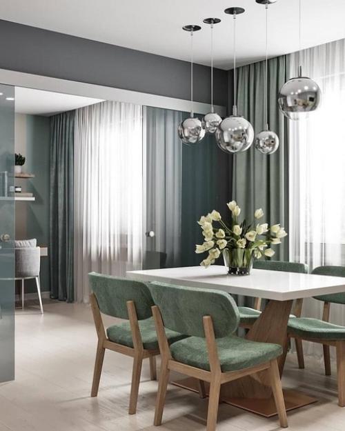 Интерьер квартиры, выполненный в спокойных тонах, помогает создать атмосферу уюта и спокойствия. 06