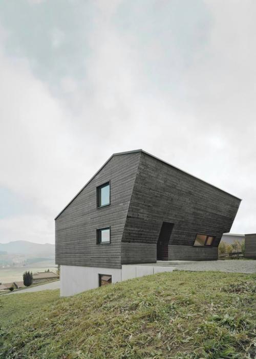 Загородный дом для семьи из семи человек - это не просто пространство, это настоящая семейная крепость. 09