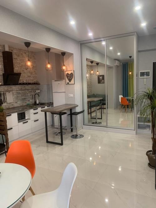 Оцените интерьеры апартаментов. 01