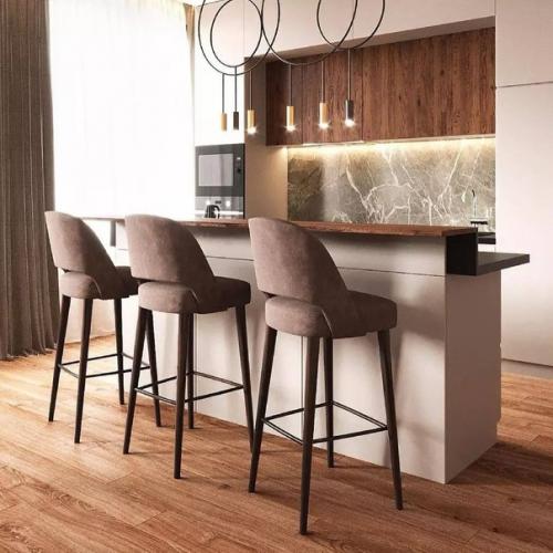 Современная классика с акцентными цветами и материалами в интерьере кухни - гостиной площадью 26 м. 05