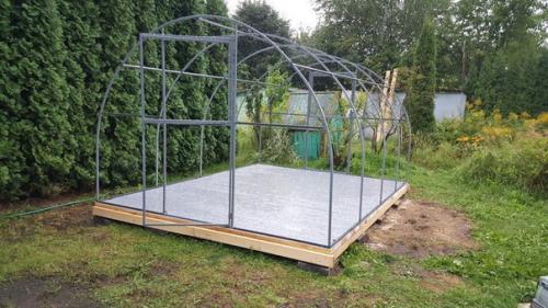Теплица для джакузи 300 на 400 см своими руками за 2 недели. 04