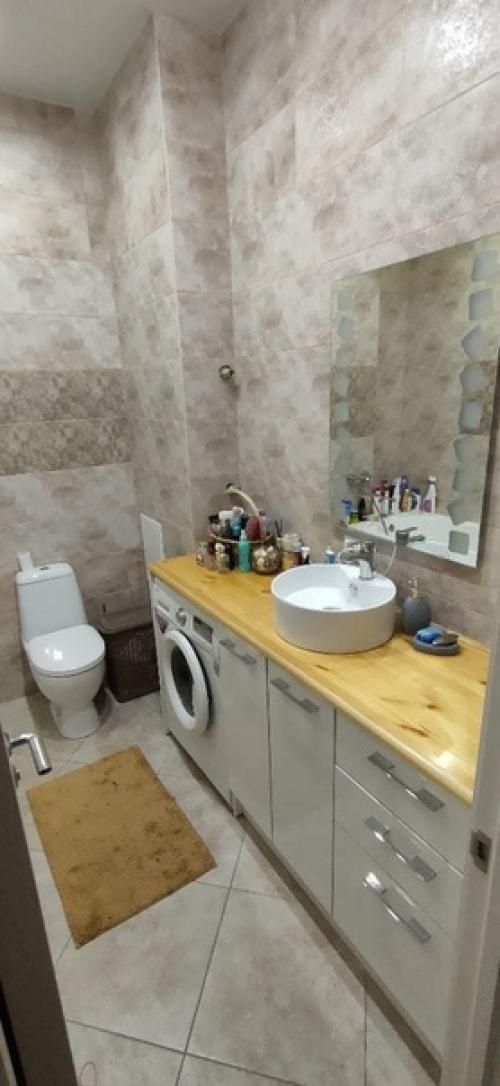 Здравствуйте!  Въехали в новую квартиру, ремонт в целом везде устраивает, кроме ванной. 01