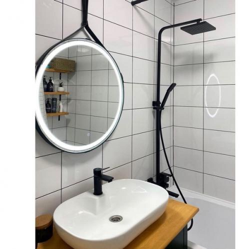 Ванная комната 4, 2 м 2 с выкрашенным полом. 06