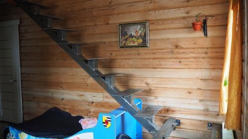 Каркас лестницы готов. 02