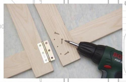 Складной настенный столик в кухне для экономии пространства. 06