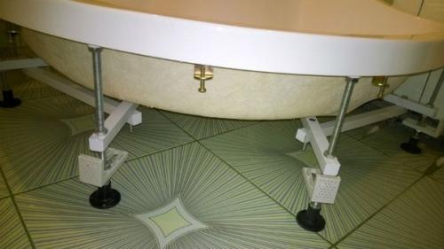 Душевые поддоны. Поддон для душа служит основанием душевой кабины и изготавливается из различных материалов. 08 Душевые поддоны. Поддон для душа служит основанием душевой кабины и изготавливается из различных материалов. 08