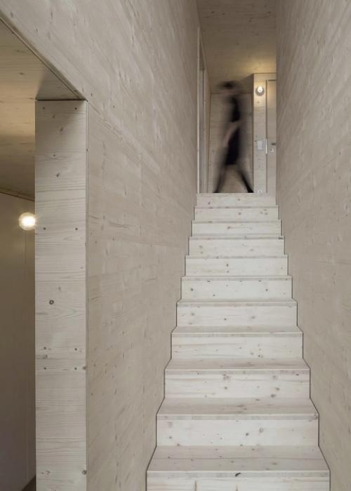 Загородный дом для семьи из семи человек - это не просто пространство, это настоящая семейная крепость. 05