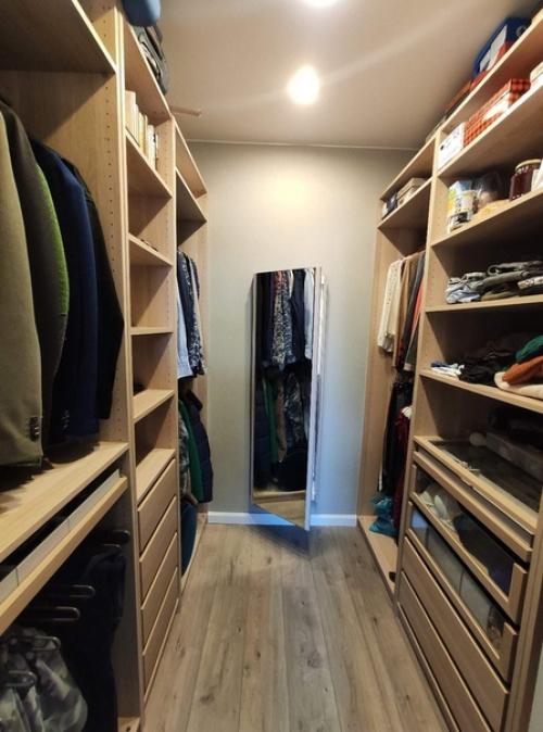 Наша небольшая спальная комната с гардеробной. 05