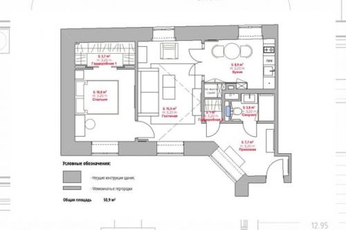 Двухкомнатные апартаменты в классическом стиле, с гардеробом и окном в прихожей. 09