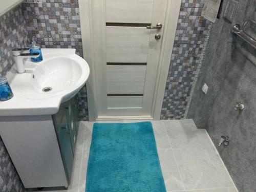 Ванная комната в квартире для одного. 06