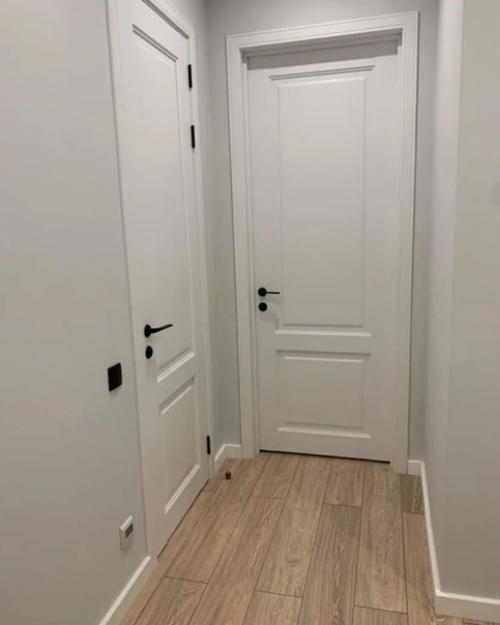 3 комнаты, потолки 3 метра, ремонт окончен недавно. 06