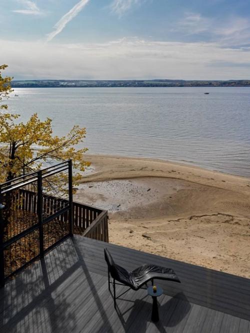 Есть дома, в которых просто живут. 08