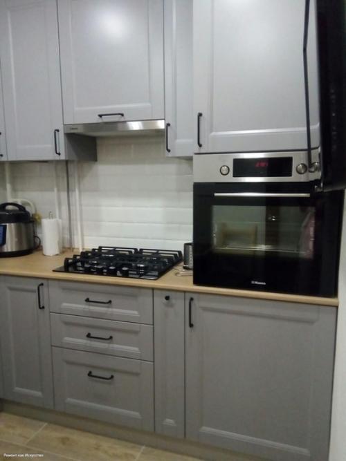 6 кв.  м. очень маленькая хрущевская кухня после ремонта. 01