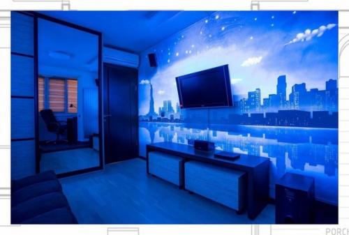 Роде ничего необычного, обычная стена обыкновенной комнаты. 01