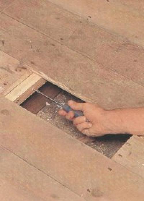 Замена поврежденной доски деревянного пола. 05