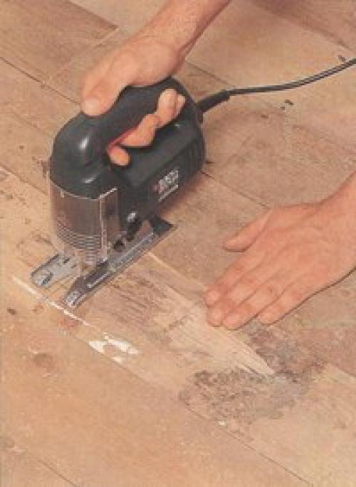 Замена поврежденной доски деревянного пола. 06