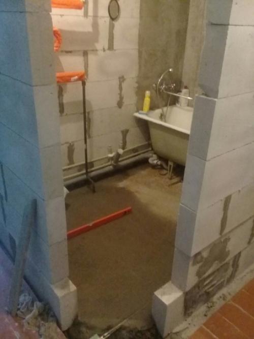 Своими руками ремонт - снесли стену и совместили санузел и ванную. 03