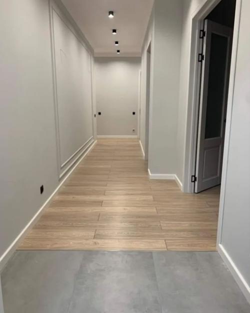 3 комнаты, потолки 3 метра, ремонт окончен недавно. 04