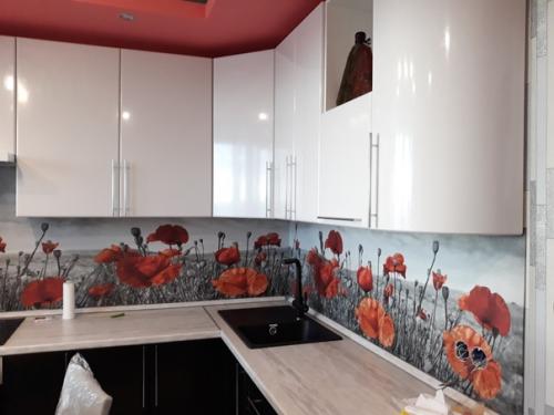 Кухню делали своими руками 2 года, были голые стены. 03