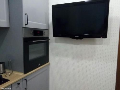 6 кв.  м. очень маленькая хрущевская кухня после ремонта. 02