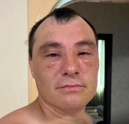 Мужчина решил продать мёд со своей пасеки и отправил покупателю фото банок в качестве доказательства. 02
