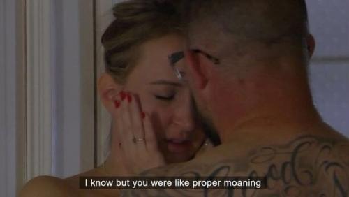 Нудистка оставила секс вчетвером, услышав стоны своего мужа, занимающегося сексом с другой женщиной. 02