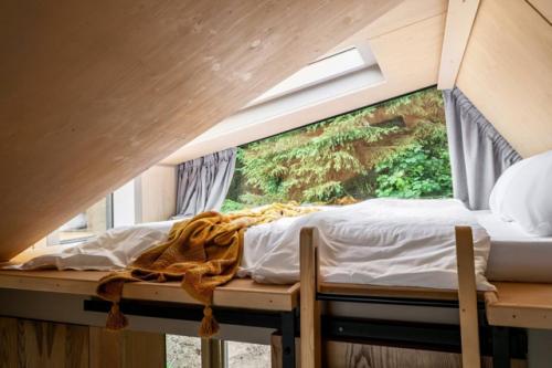 Этот модульный домик - наглядное доказательство того, что маленький метраж вовсе не мешает стилю, комфорту и функциональности. 04