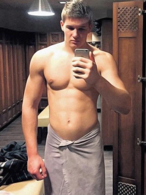 Скандал вокруг романа Настасьи самбурской и 16-летнего кадета продолжает набирать обороты! 01