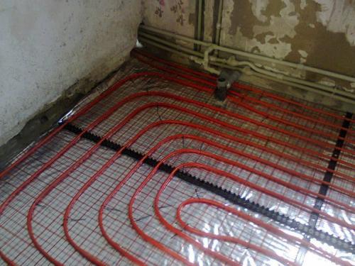 Монтаж водяного теплого пола из сшитого полиэтилена. 03 Монтаж водяного теплого пола из сшитого полиэтилена. 03