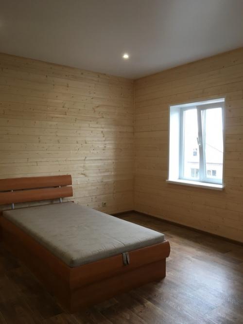 Чердак.  В итоге получилось две большие комнаты, хол, большая кладовая и гардеробная. 05