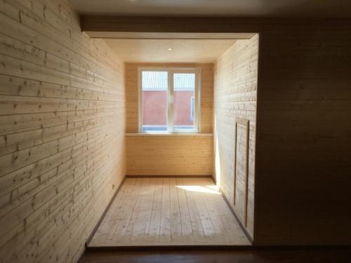 Чердак.  В итоге получилось две большие комнаты, хол, большая кладовая и гардеробная. 06