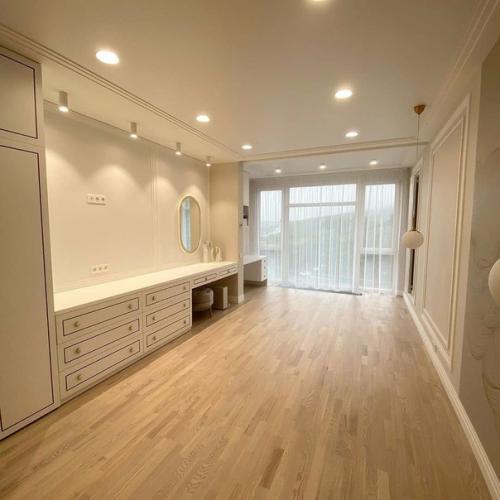 Вторая спальня без ярких акцентов в классическом стиле. 01