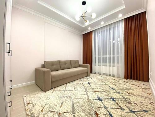 Шикарная и очень красивая квартира, ремонт выполнен из высококачественных материалов. 05