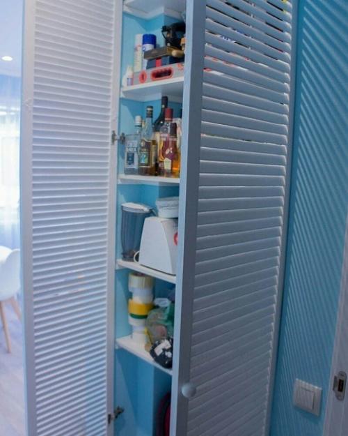 Приятная кухня.  Хороший пример, что для создания уюта достаточно небольших деталей. 06