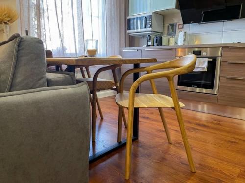 Квартира до (первое фото) и после ремонта. 03