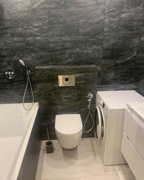 Просторная, светлая, уютная, с раздельной планировкой 2 х комнатная квартира в центре города, расположенная на пятом этаже. 09