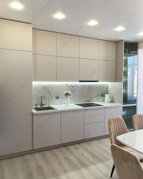 Сделали капитальную перепланировку и совместили кухню с гостиной. 02