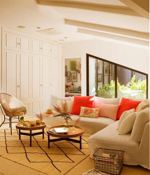 Вот с таким комфортом можно разместиться в здании бывшего магазина. 03